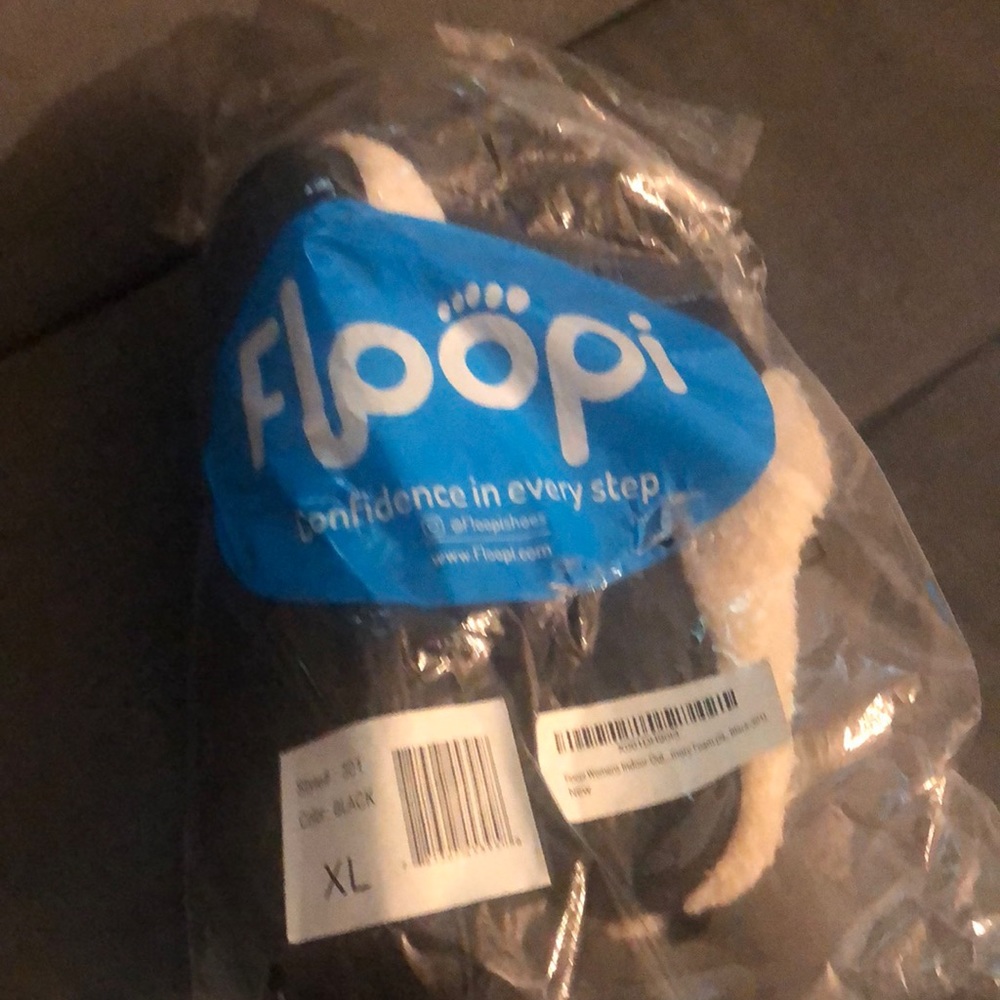 Flopping womans indoor and outdoor slippers.